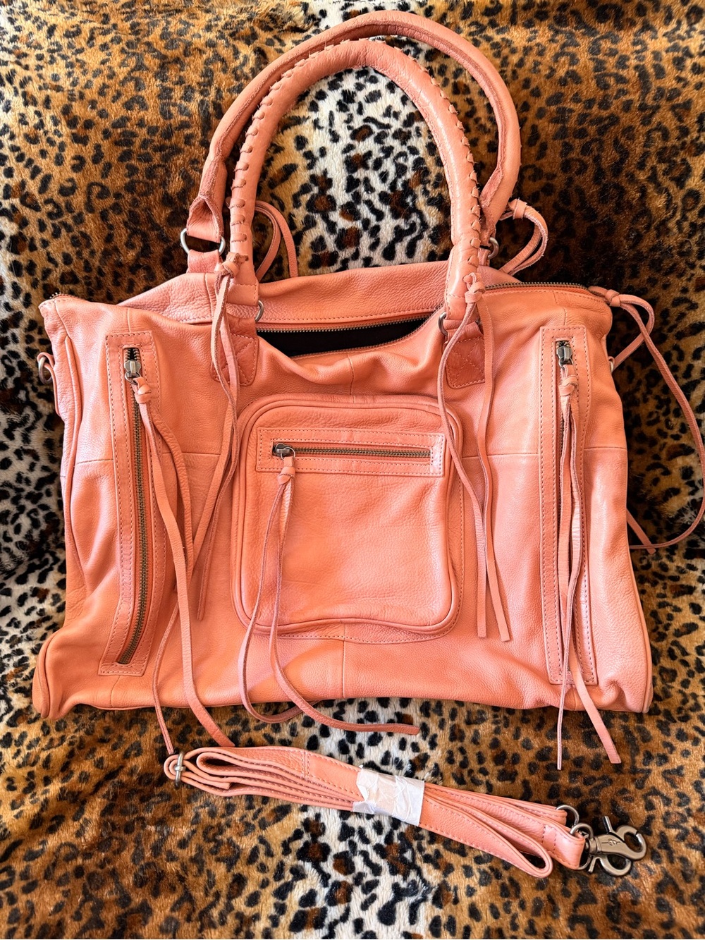 Day & Mood Leather Stylish Coral Women’s Shoulder Bag - Versatile Everyday Tote - Picture 3 of 6